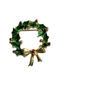 Vintage Gerrys Christmas Wreath Brooch Pin Gold Tone Green Red Enamel 1" X 1.25"